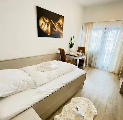 Fewo 20 - Appartement Im Rottalblick - Youngmodern Wohnen Mit Bademantelgang Zur Therme, Tv, Balkon Und Persoenlichem Gaesteempfang Von Astarte Estate