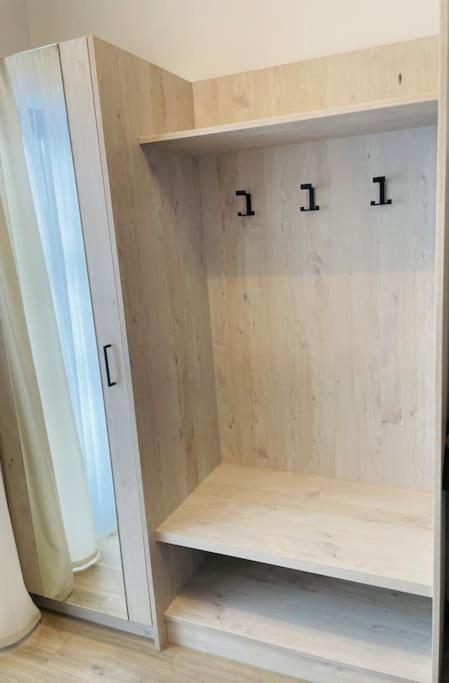 20 - Im Rottalblick - Youngmodern Wohnen Mit Bademantelgang Zur Therme, Tv, Balkon Und Persoenlichem Gaesteempfang Von Astarte Estate