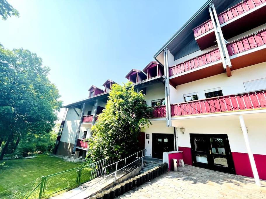 20 - Im Rottalblick - Youngmodern Wohnen Mit Bademantelgang Zur Therme, Tv, Balkon Und Persoenlichem Gaesteempfang Von Astarte Estate * Bad Griesbach im Rottal